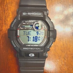 Men's Casio G-Shock barely worn 3403 GD-350 Looks Great